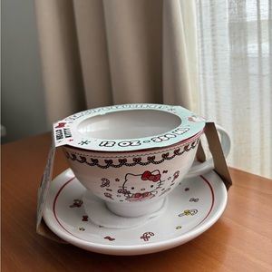 Hello Kitty Tea Cup Set